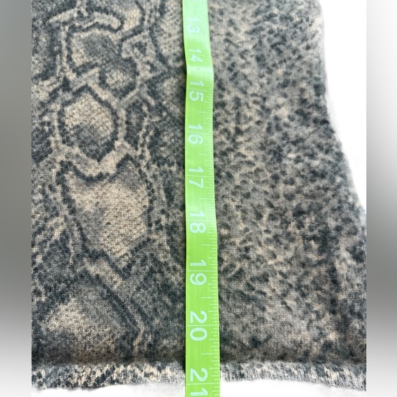 Ladies Mainbocher 2-Ply Cashmere Sweater Beige Animal Print Size Large - Picture 5 of 5